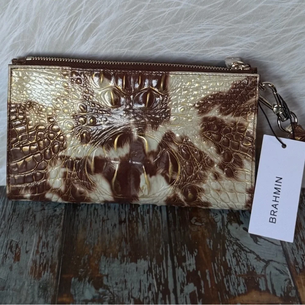 Brahmin Daisy Wristlet Melbourne Summer Rodeo NWT Price firm! - Picture 4 of 10